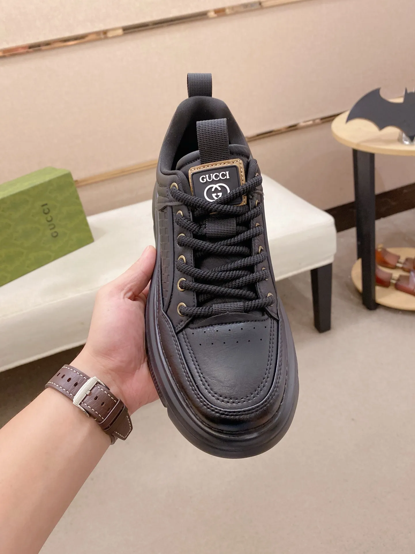 Men's clothing and shoes💰:462💰 (GUCCI) The latest model from the official website🎁🎁Casual and fashionable men's shoes👟, hot style💥The version is simple and elegant, exclusive for trendy men. The unique latest brand elements from the official website👑Original Gucci decoration, fashionable and generous, the fabric is original cowhide ✅Mesh breathable lining, the official website specifies wear-resistant casual outsole, the classic model is taken in kind at the counter🎬38-44 (can be customized for 45 non-refundable)